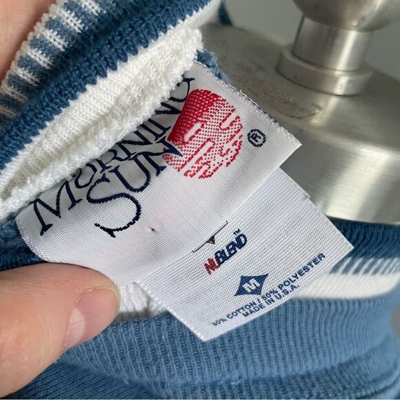 Vintage Morning Sun Winter Birds Having Fun Sweatshirt- Size Medium - Picture 11 of 11